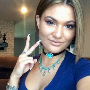 Meet your Posher, Anastacia